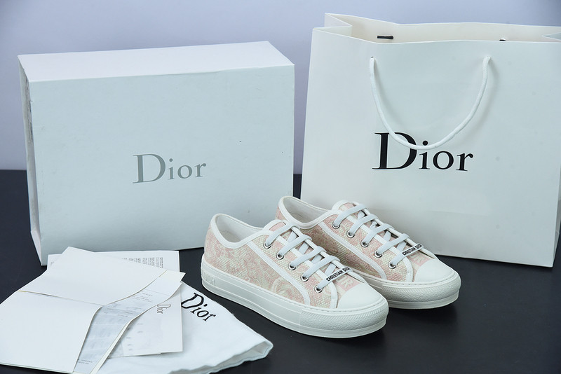 dio* x converse sneaker