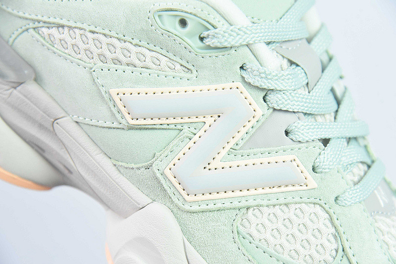 new balance sneaker