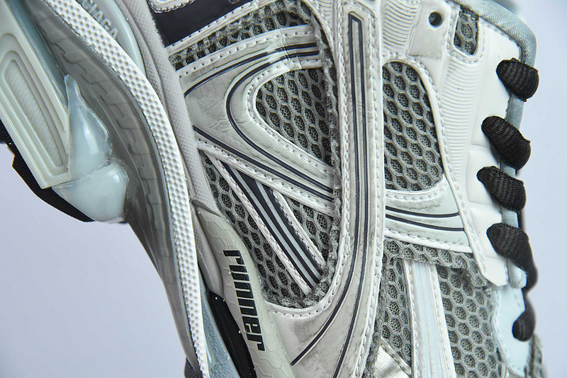 Ba*len*cia*ga runner sneaker