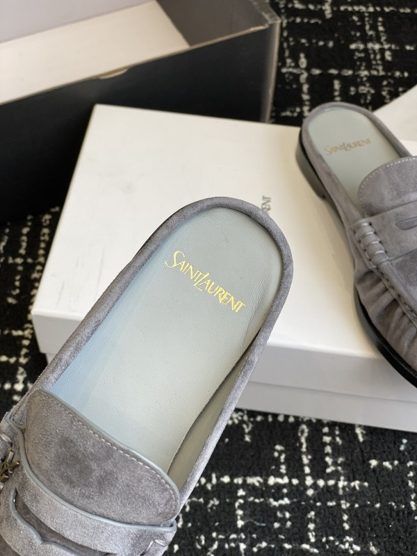 SAINT LAURENT Sneaker