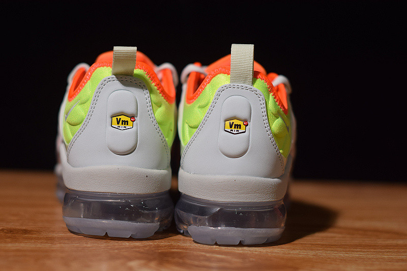 nike air vapormax plus "barely grey" (w) ao4550-003